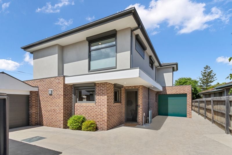 2/72 Cheddar Road, Reservoir
