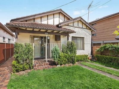 Tightly-held single level home in desirable setting