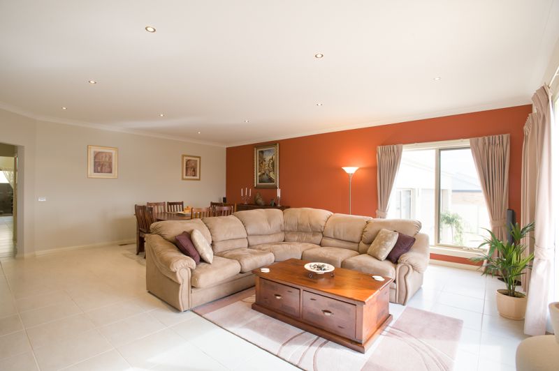 18 Maddison Circuit, Bacchus Marsh - Thumbnail 5