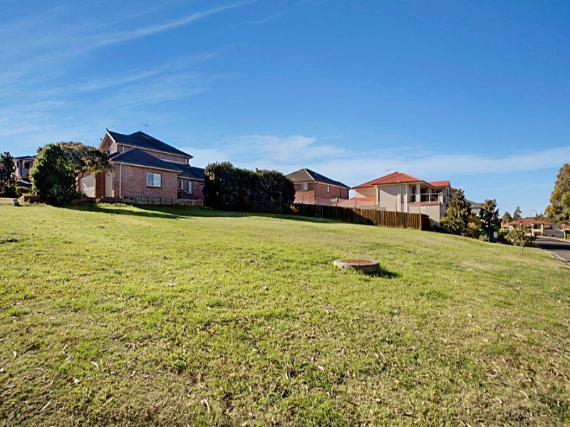 Real Estate For Sale 15 Hebrides Avenue Macquarie Links , NSW