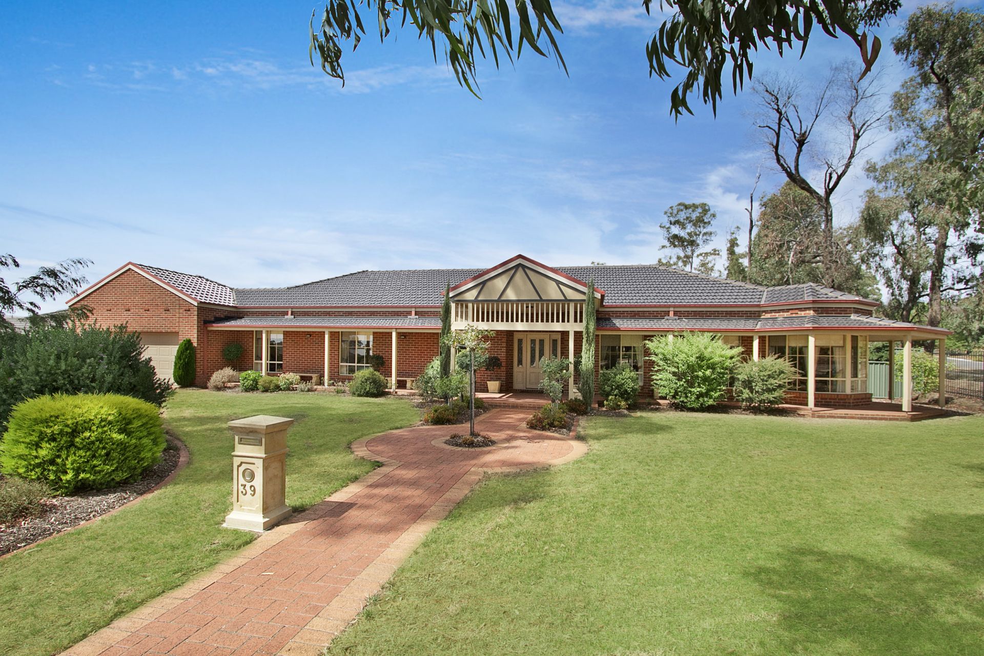 39 Northmoor Drive, Strathdale Dungey Carter Ketterer