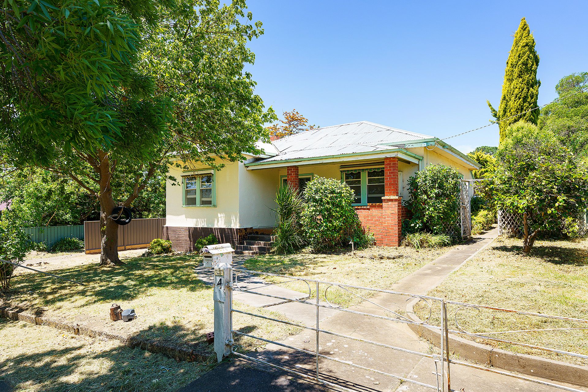 1/4 MacLise Street, Castlemaine - Thumbnail 2