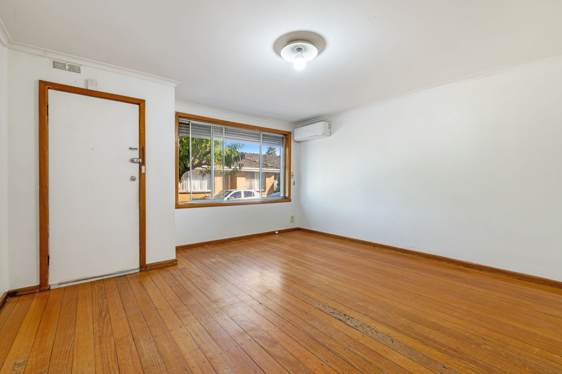 PERFECT LOW MAINTENANCE LIVING