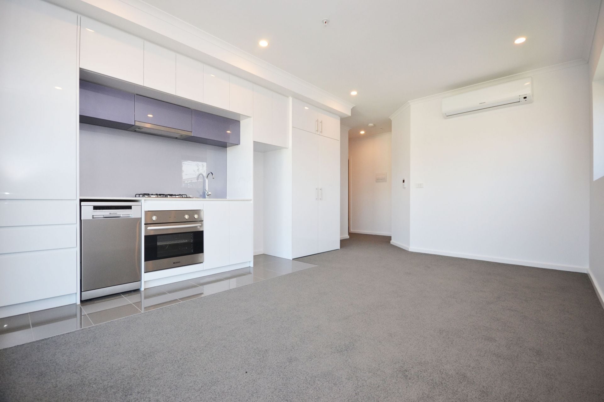 PRESTON'S CONTEMPORARY AND CHIC PACKAGE