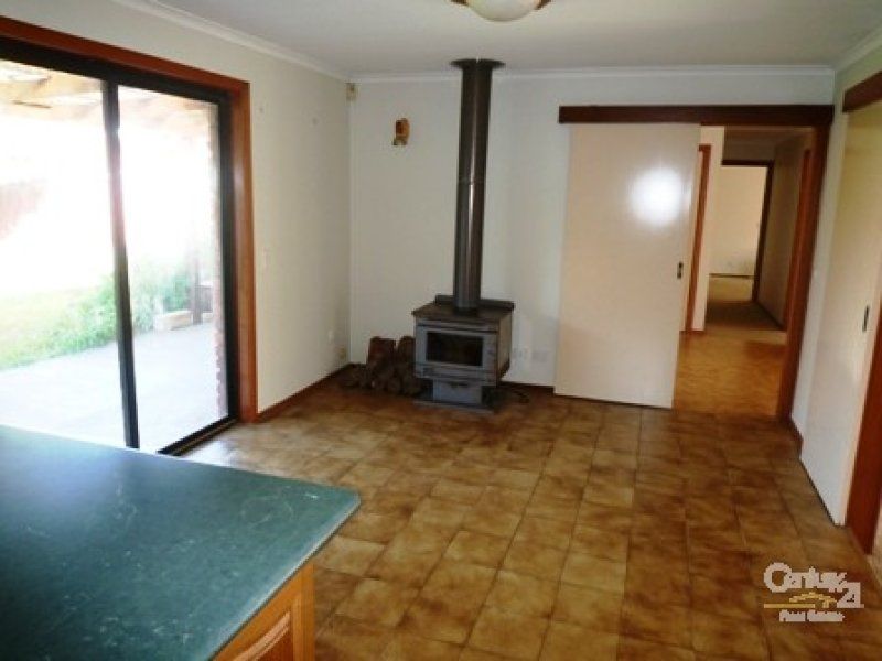 9 Pollywoodside Drive, Altona Meadows - Thumbnail 4