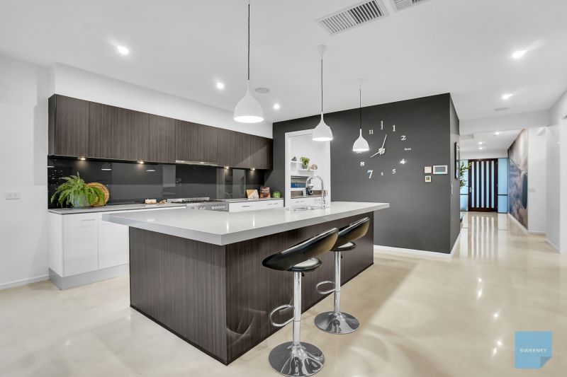 24 Dawkins Avenue, Fraser Rise - Thumbnail 3