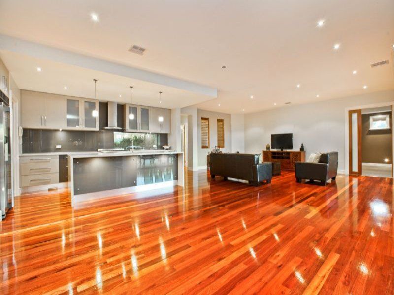 5 Holcolme Street, Caroline Springs - Thumbnail 4