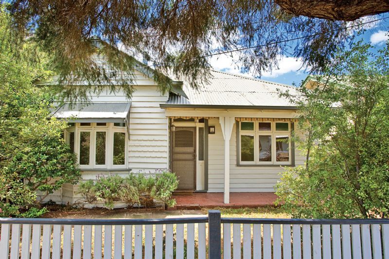11 Loch Street, Yarraville - Thumbnail 2