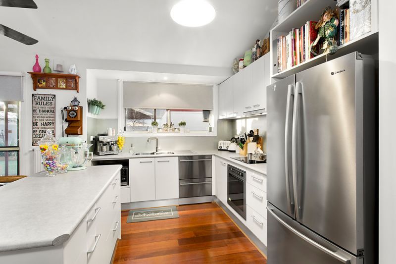 9 Parkside Close, Caroline Springs - Thumbnail 3