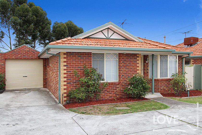 Spacious 2 Bedroom Unit !