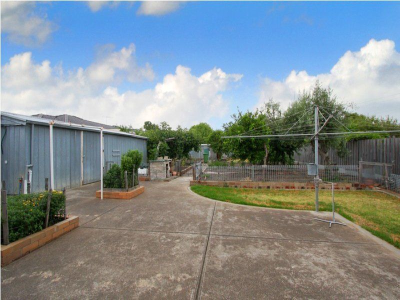 Desirable 3 Bedroom Home!