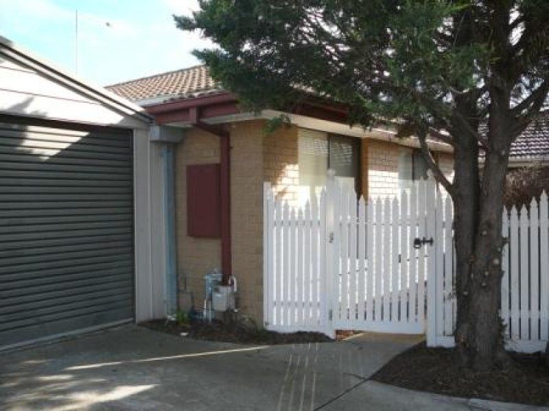 2/8 Crellin Avenue, Altona Meadows - Thumbnail 2