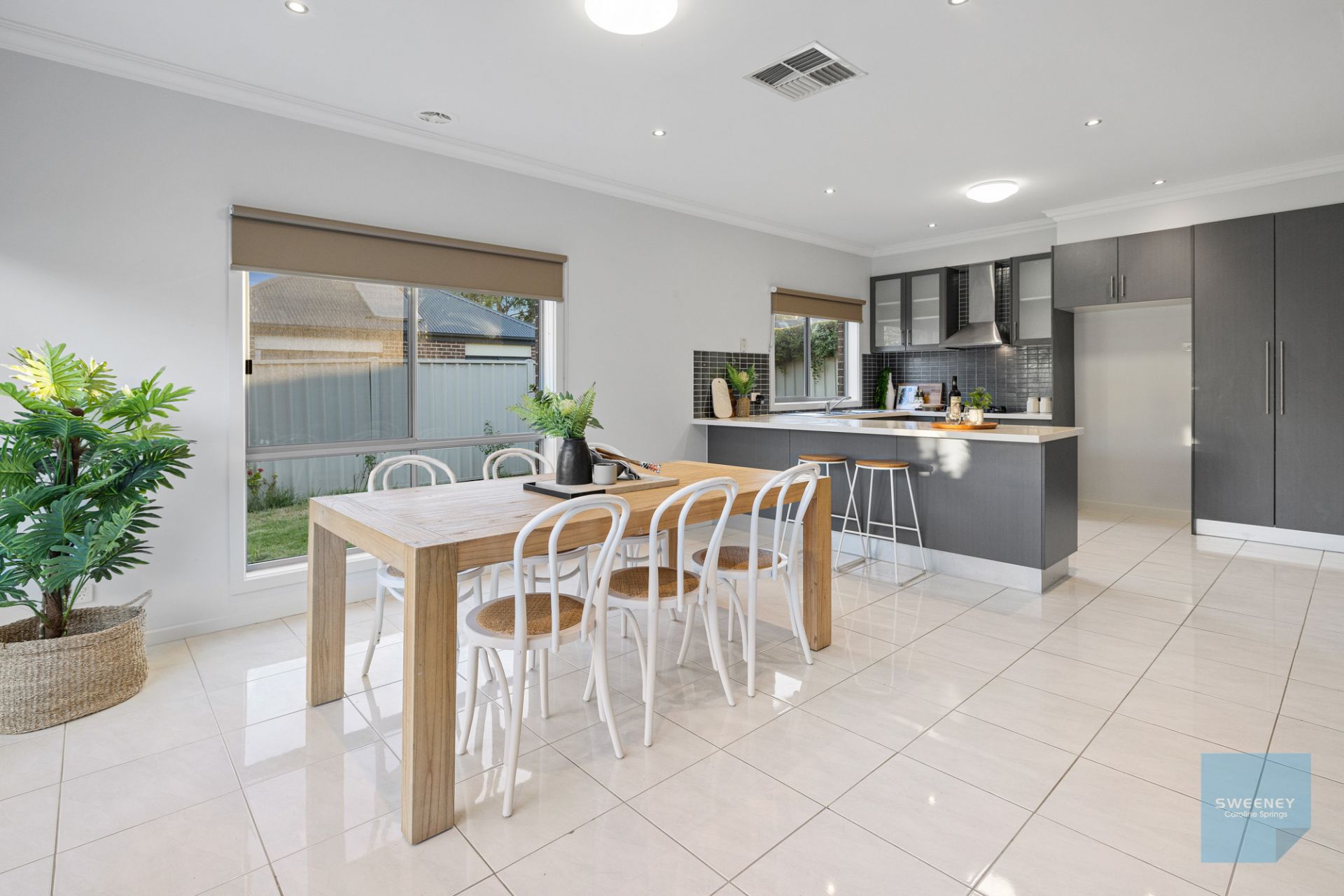 17 Derwent Close, Caroline Springs - Thumbnail 3