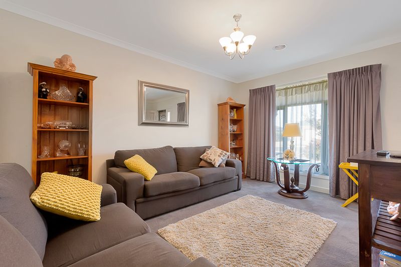106 Clifton Drive, Bacchus Marsh - Thumbnail 3