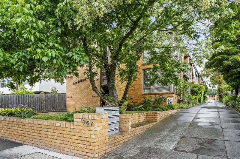 Charming Ground Floor Apartment Moments From Camberwell Junction