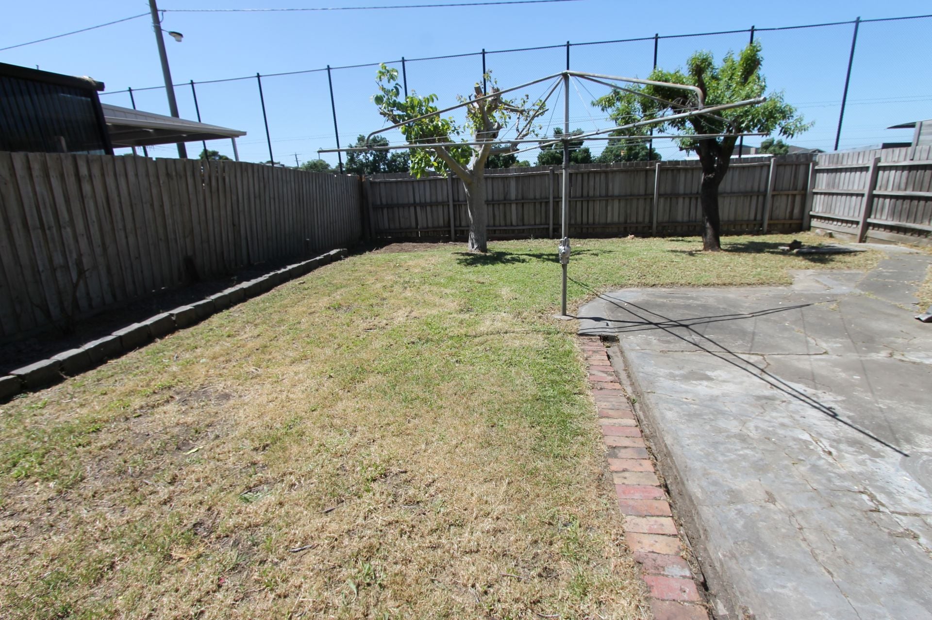 LOCATED FOR AN EASY LIFESTYLE ***APPROVED APPLICATION PENDING***