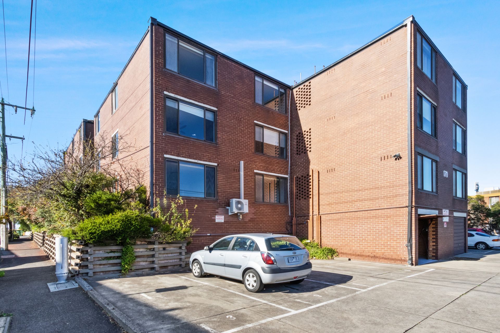 Newly Renovated Apartment In Prime Location