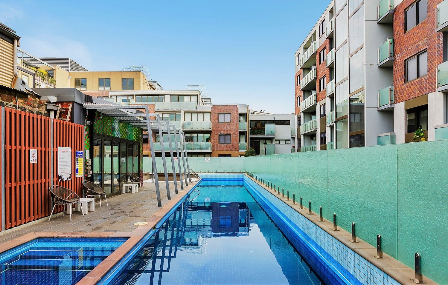 SUBURB LOCATION WITH STYLE!