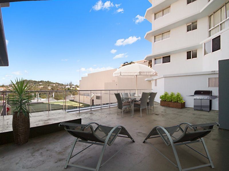 5/70 Marine Parade 'Ocean Plaza' COOLANGATTA QLD, 'Ocean Plaza' Coolangatta - Thumbnail 3