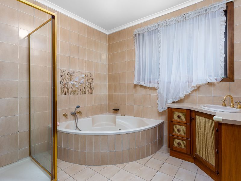 8 Edwards Drive, Altona Meadows - Thumbnail 8