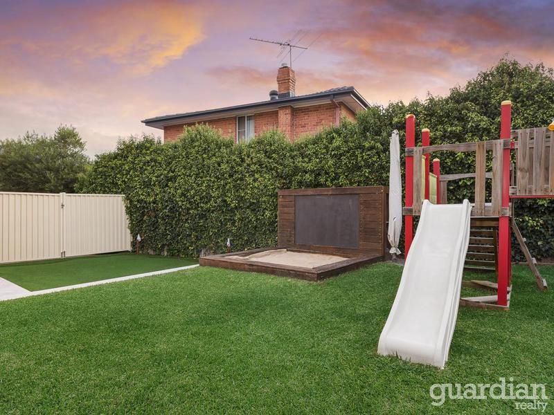 8 Squire Place CASTLE HILL NSW