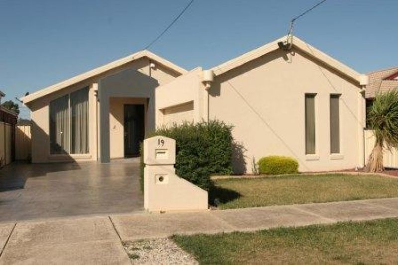 19 Hyde Court, Altona Meadows - Thumbnail 2