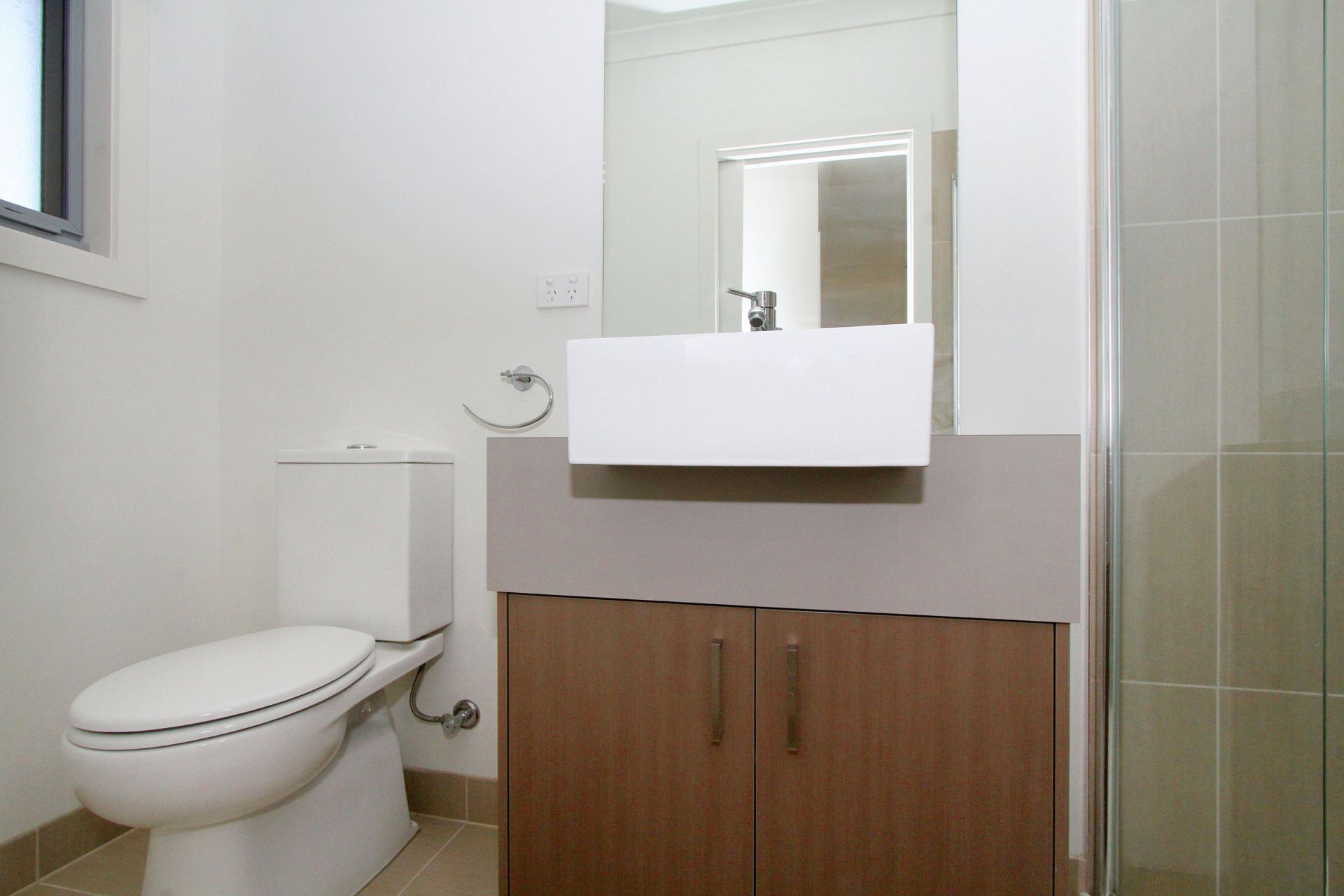 SOPHISTICATED, EASY CARE LIVING