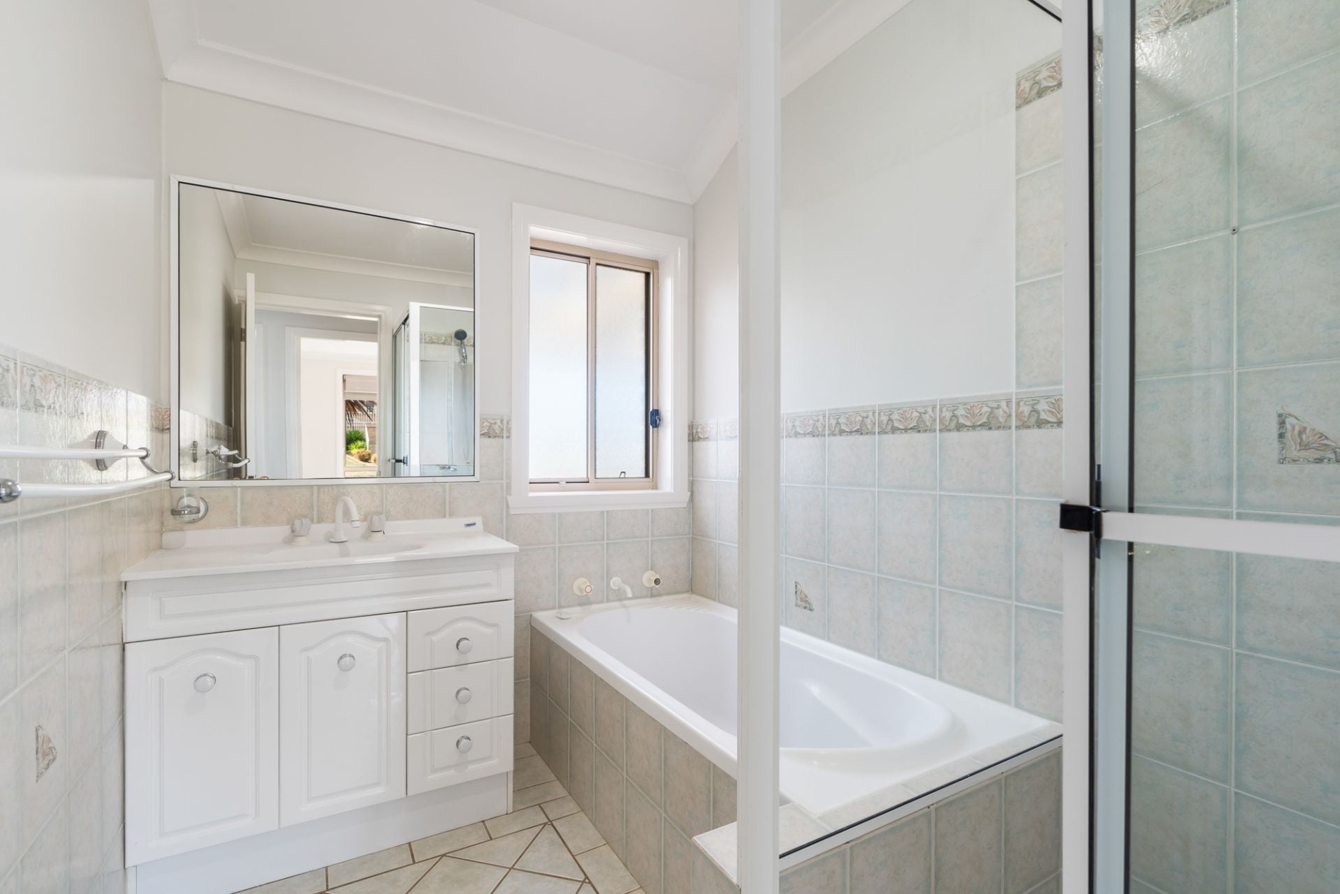 13 Magnolia Way Orange NSW, Orange - Thumbnail 7