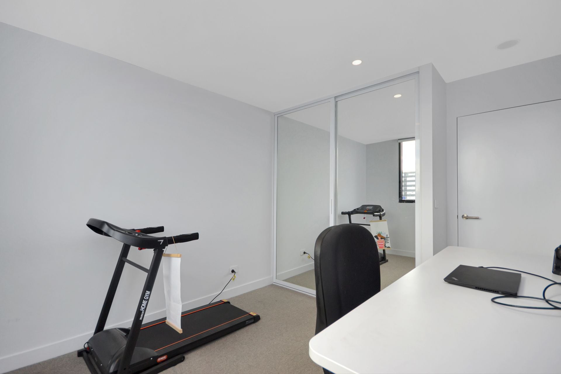 STYLISH APARTMENT LIVING IN A VIBRANT LIFESTYLE SETTING
AVAILABLE WITH OR WITHOUT FURNITURE