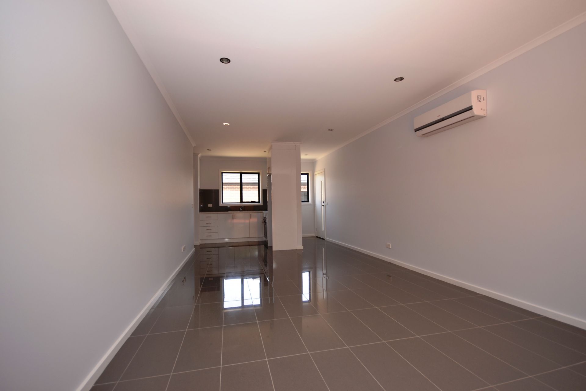 SPACIOUS AND LIGHT FILLED LIVING