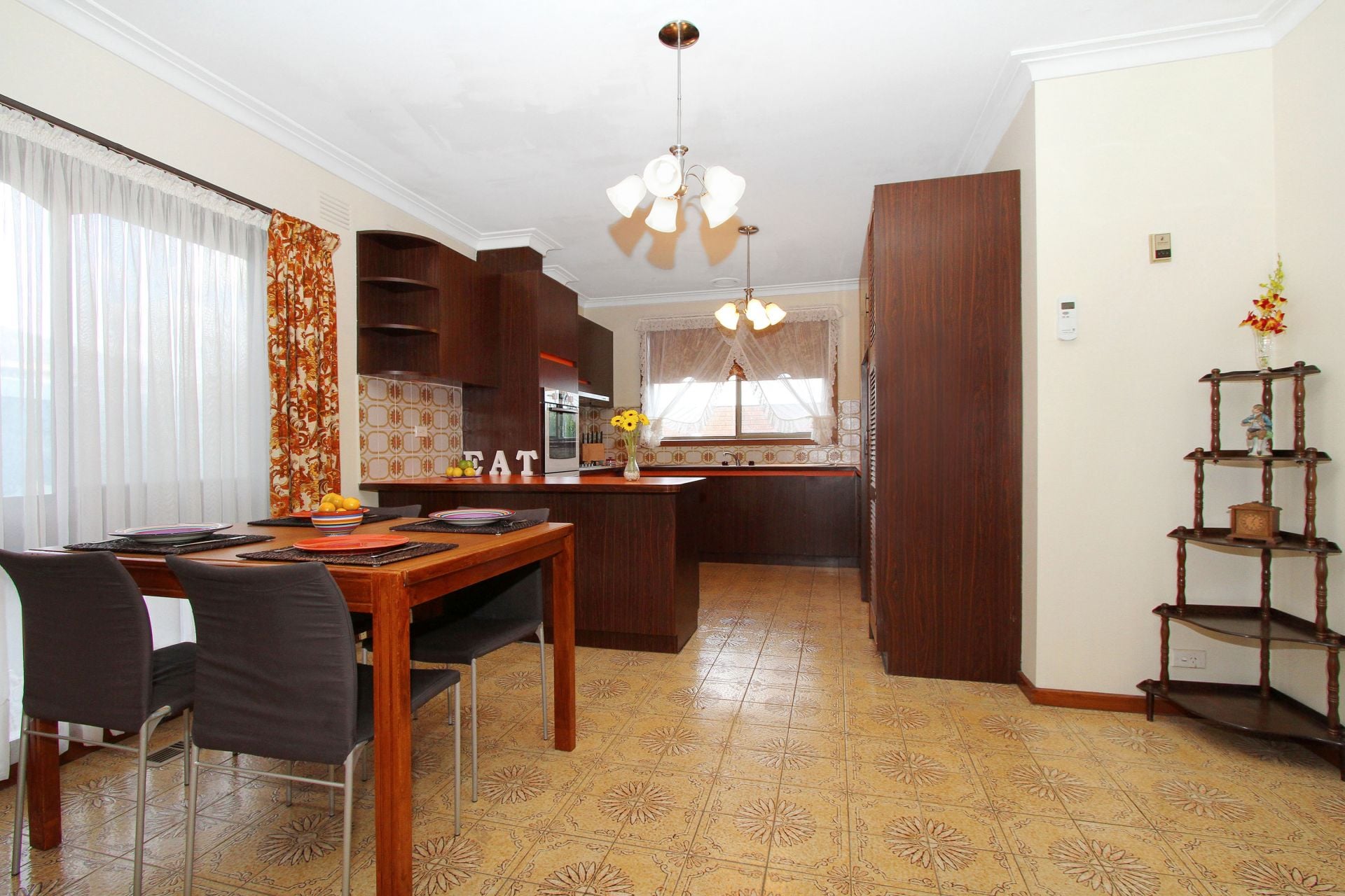 BEAUTIFULLY PRESENTED, METICULOUSLY MAINTAINED
