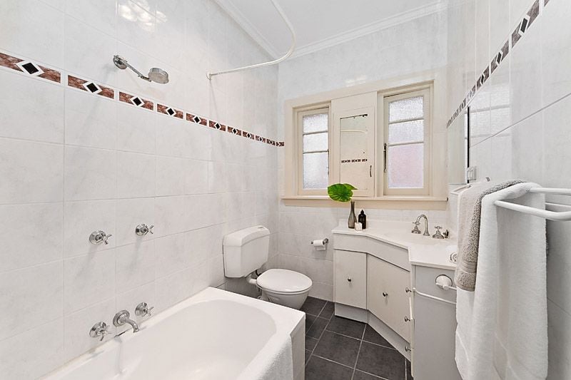 SOLD - Top Floor Apartment in Parkside Setting