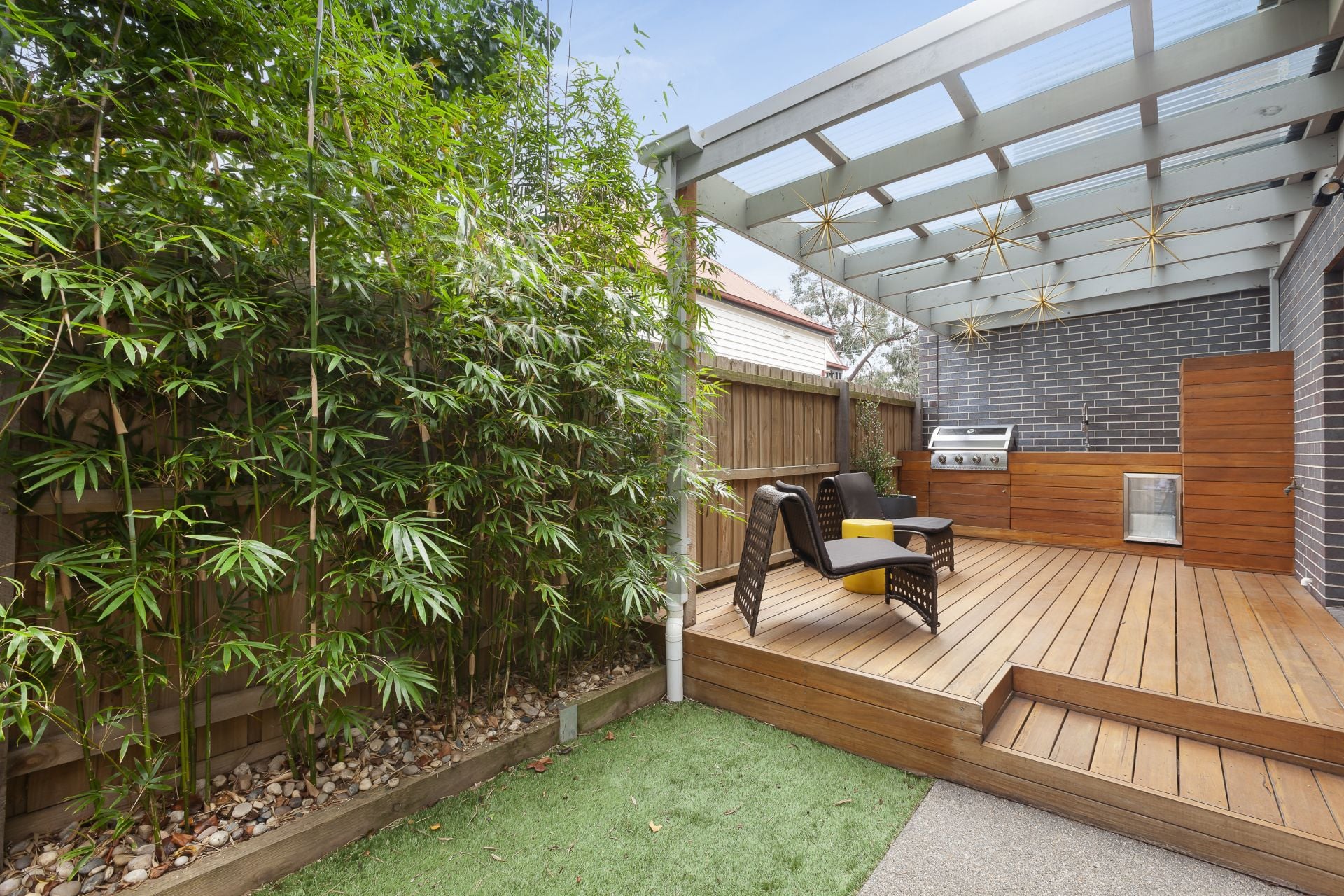 Quality Comfort, Leafy Locale