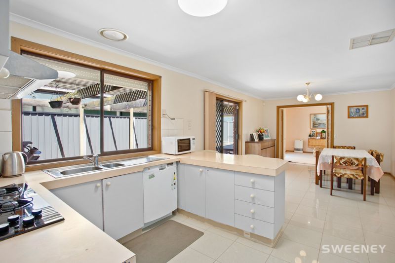 26 Hoddle Way, Altona Meadows - Thumbnail 4