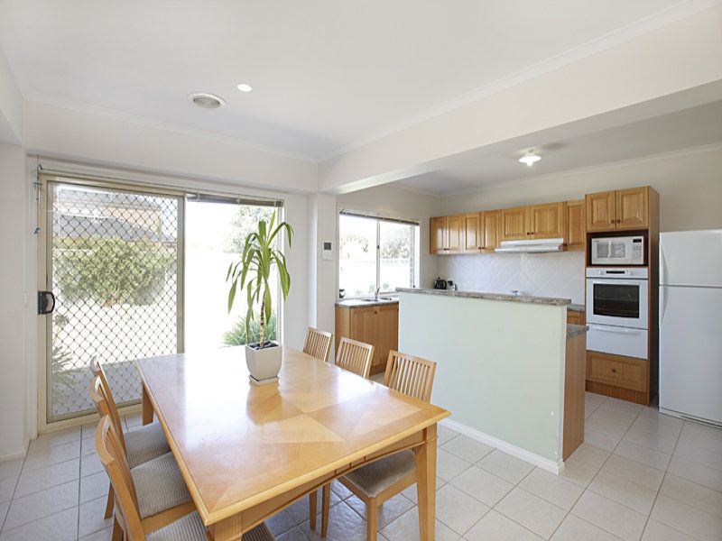 12 Brampton Close, Point Cook - Thumbnail 8