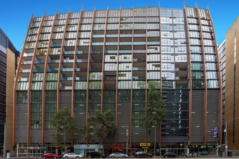 1305/555 Flinders Street, Melbourne - Thumbnail 2