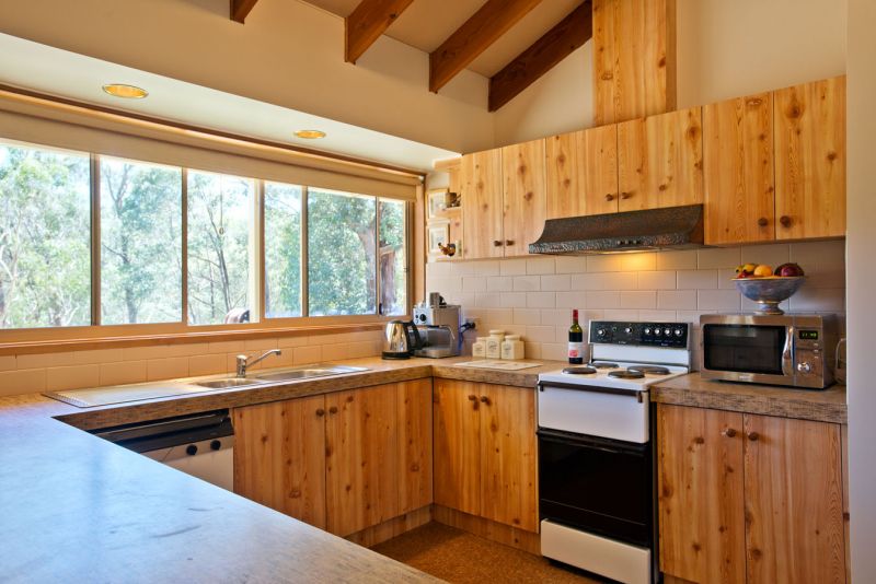 24 Peppermint Court, Dales Creek - Thumbnail 3