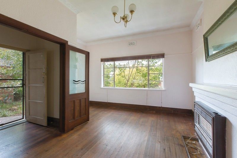 8 Glen Iris Road, Camberwell - Thumbnail 3