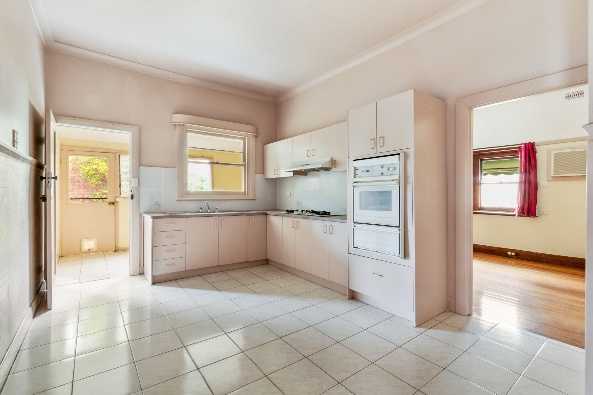A PLACE TO CALL HOME AND READY FOR YOU TO MOVE INTO NOW!