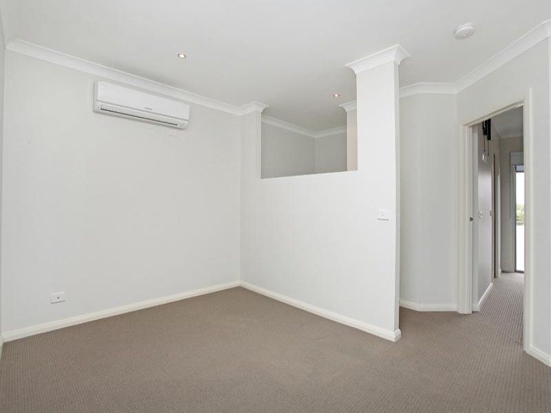 35 The Esplanade, Caroline Springs - Thumbnail 7