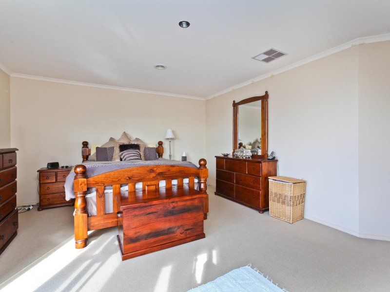 1 Catani Mews, Caroline Springs - Thumbnail 8