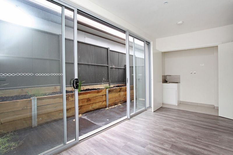 13/13 Greville Street, Caroline Springs - Thumbnail 6