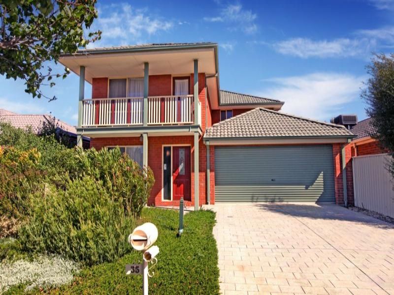 35 Blenheim Way, Caroline Springs - Thumbnail 2