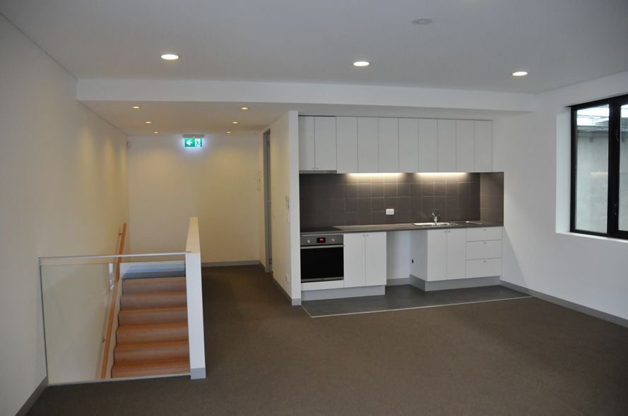 AS NEW 187M2 OFFICE/WAREHOUSE WITH STREET FRONTAGE