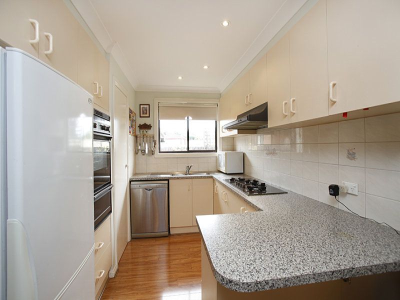 17 Thompson Court, Altona Meadows - Thumbnail 7