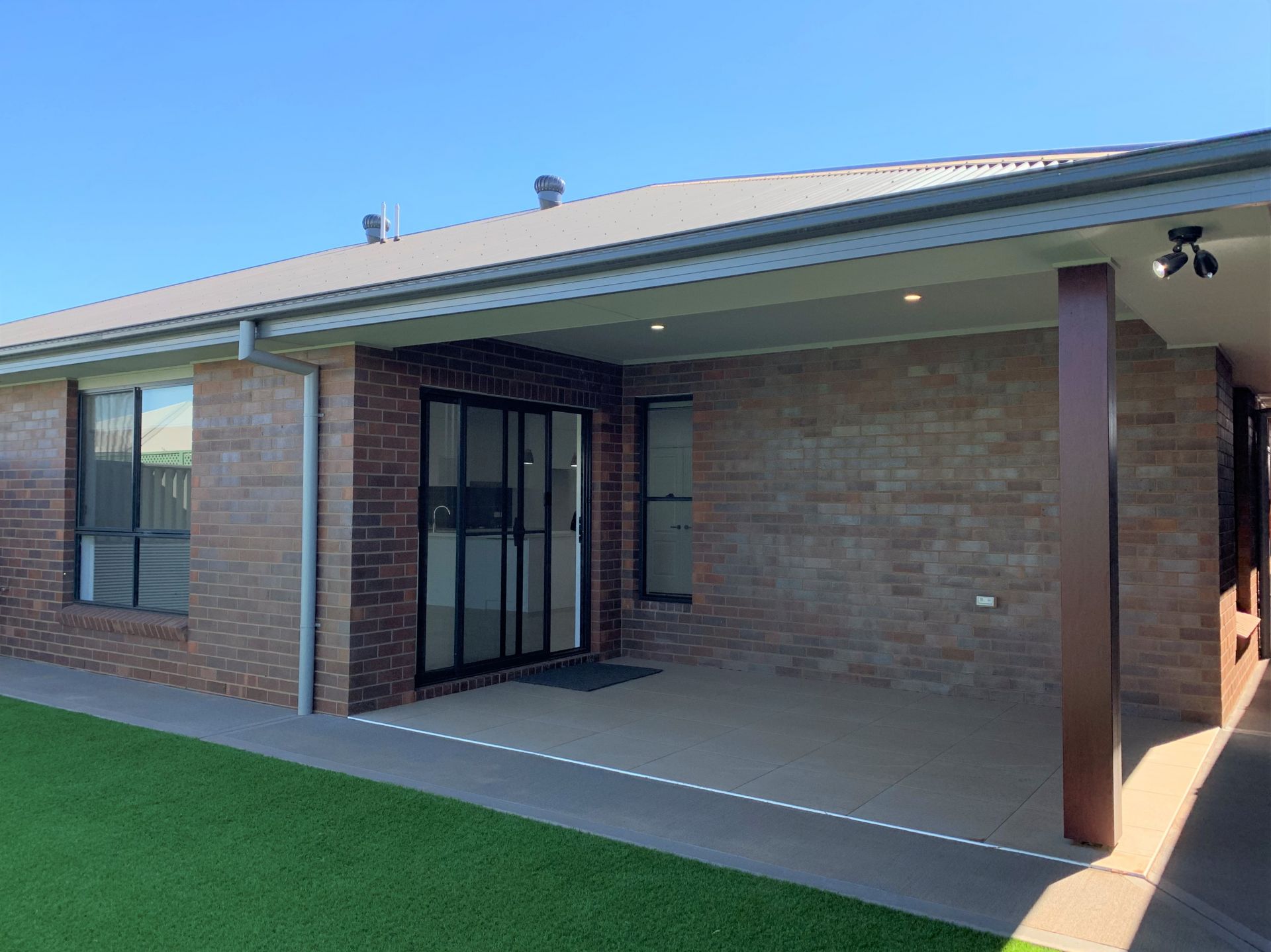 24 Fountain Circuit, Dubbo Bob Berry Real Estate