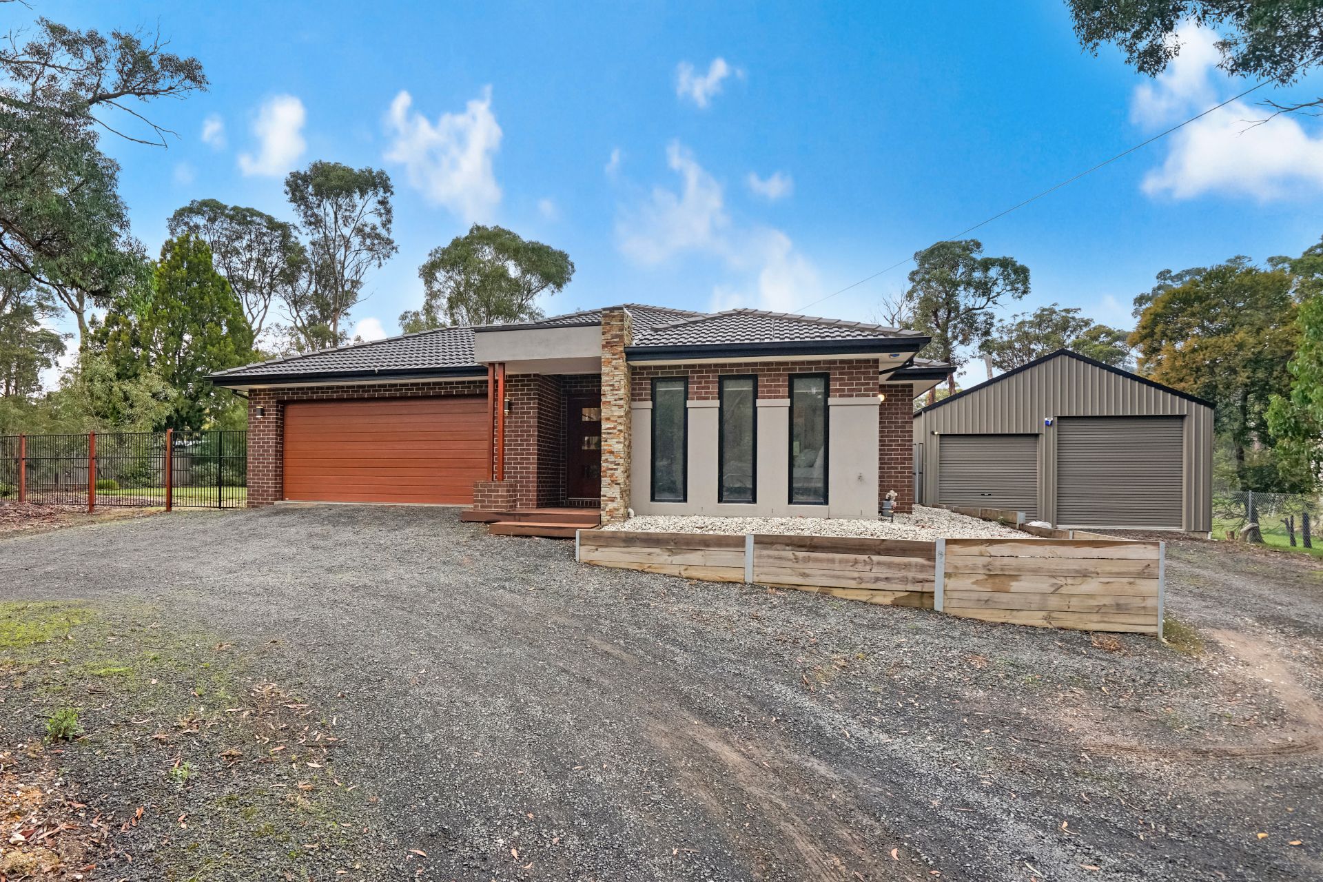 197 Eddy  Avenue, Mount Helen, Mount Helen - Thumbnail 3