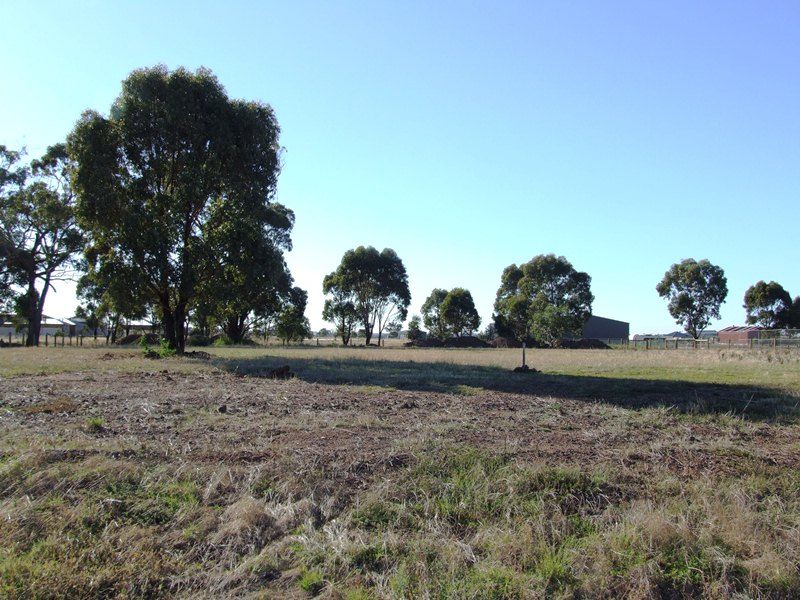 8 Carberry Drive, HOPETOUN PARK, Hopetoun Park - Thumbnail 2