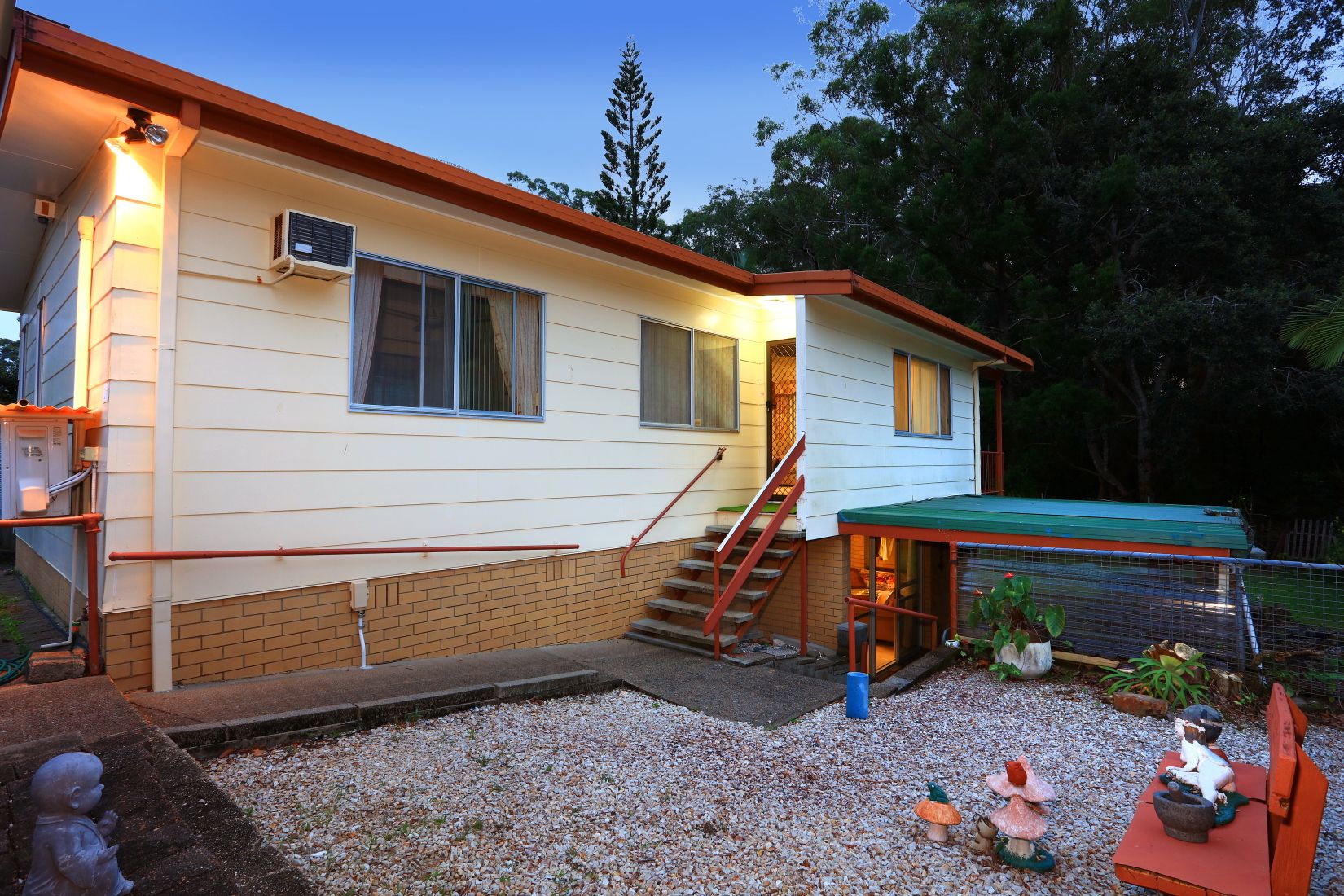 Real Estate For Sale 9 Merinda Court SOUTHPORT , QLD