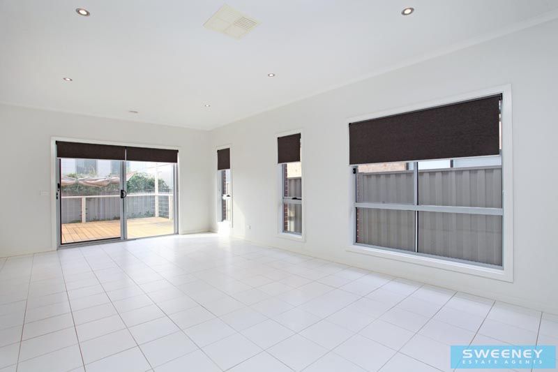 55 Kororoit Approach, Caroline Springs - Thumbnail 5